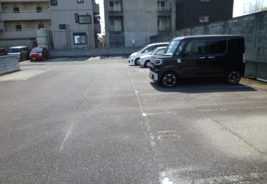徳島文理大学月極駐車場